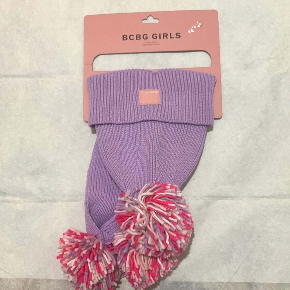 BCBG beanie & scarf